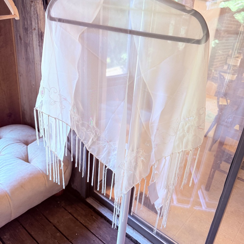 Deb White Sheer Beaded Sequin Fringe Triangle Shawl Scarf Bridal Boho NWT OS - Picture 3 of 7